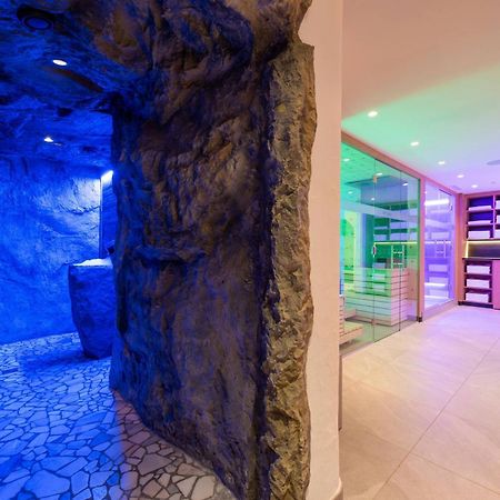 Hotel Troschana Флирш Екстериор снимка