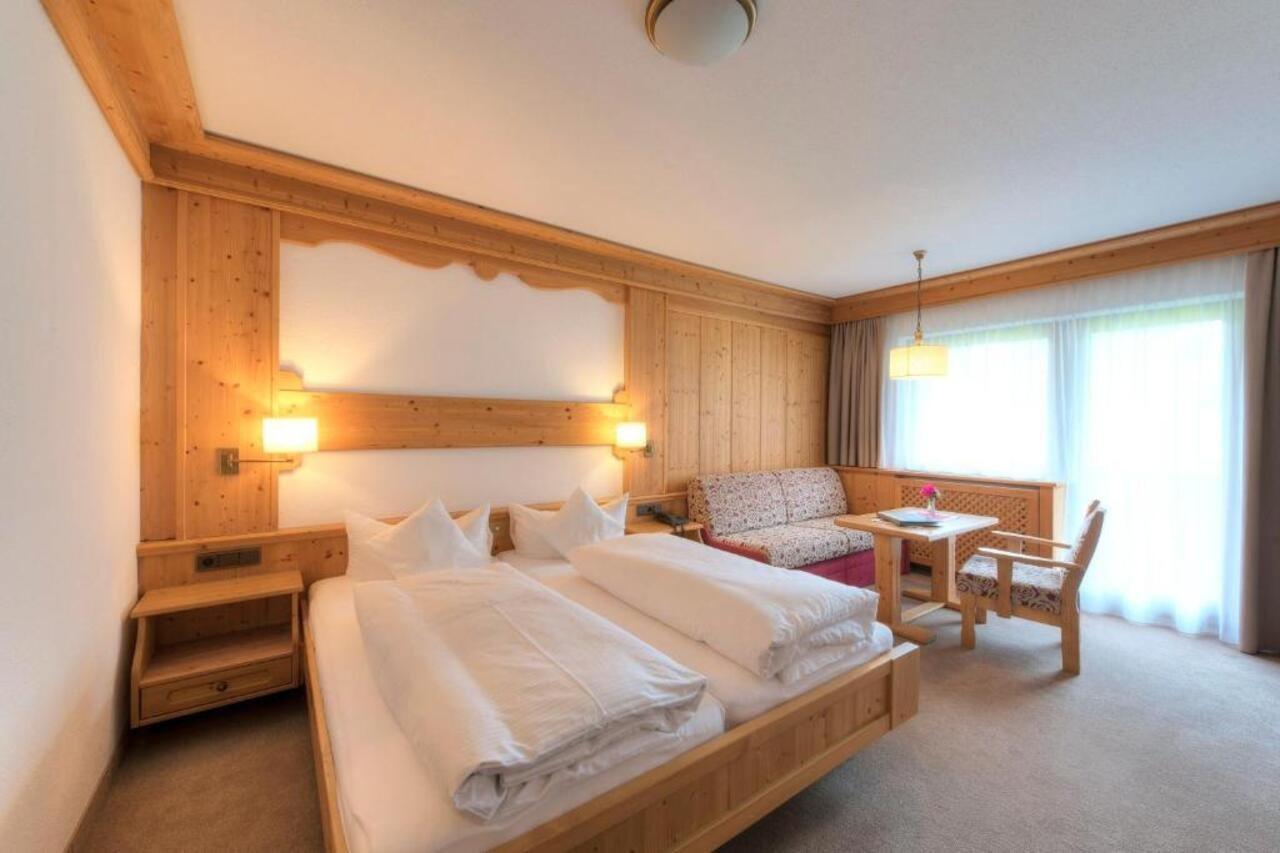 Hotel Troschana Флирш Екстериор снимка