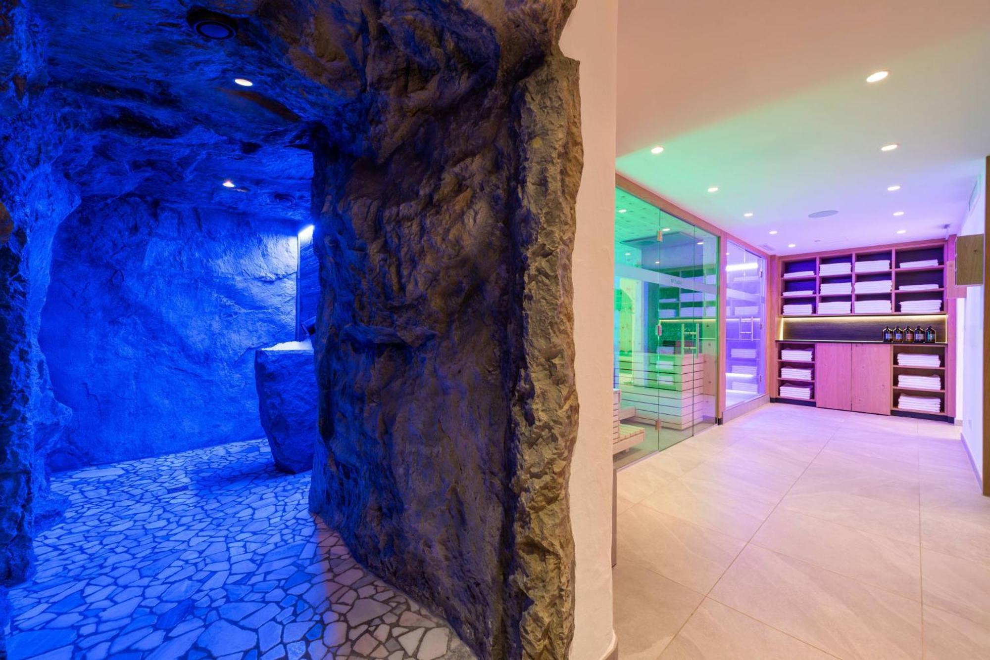 Hotel Troschana Флирш Екстериор снимка