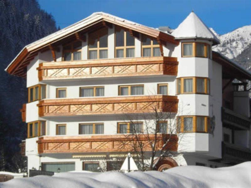 Hotel Troschana Флирш Екстериор снимка