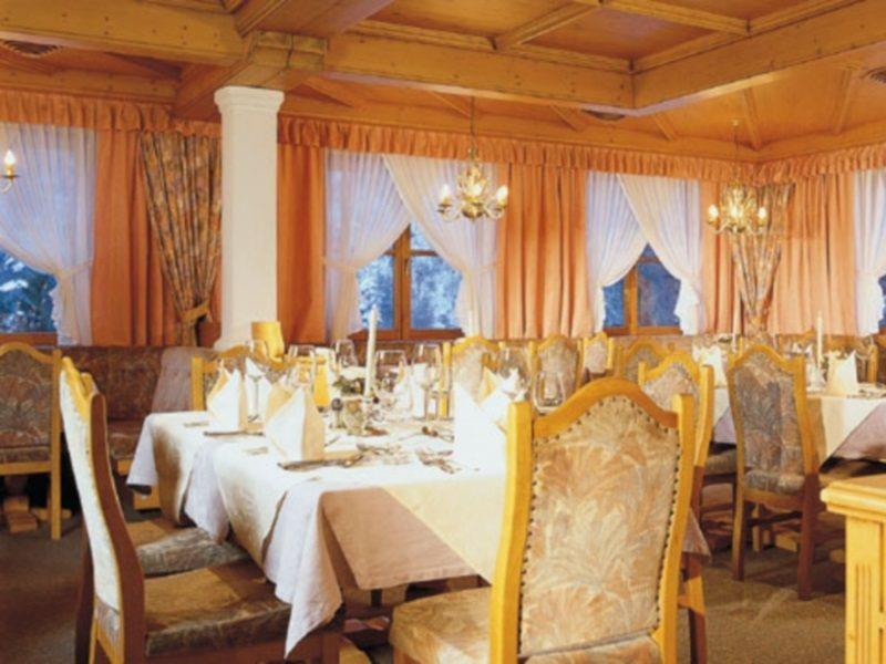 Hotel Troschana Флирш Екстериор снимка