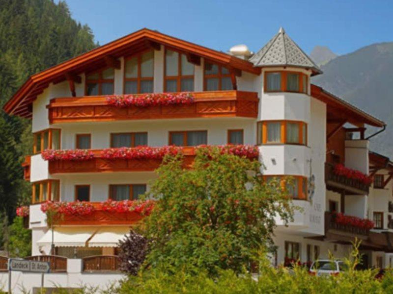 Hotel Troschana Флирш Екстериор снимка