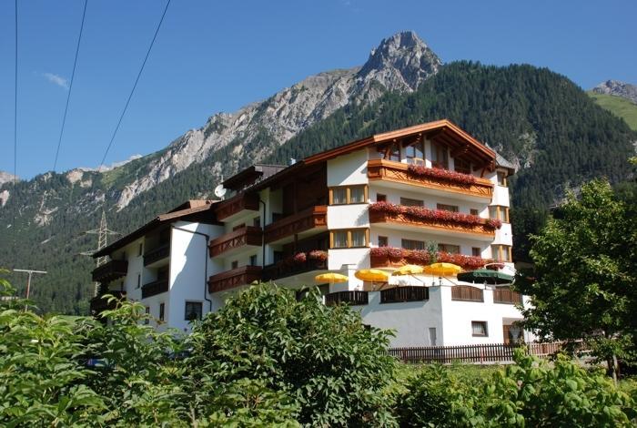 Hotel Troschana Флирш Екстериор снимка