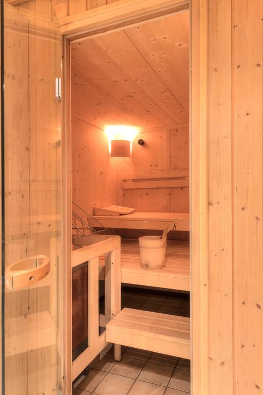 Hotel Troschana Флирш Екстериор снимка