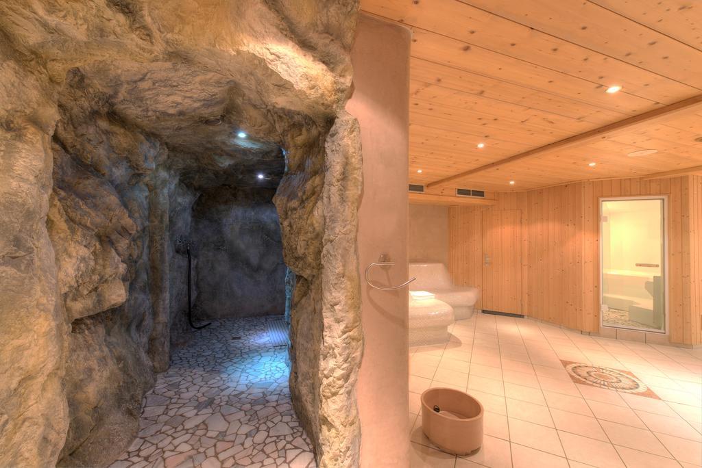 Hotel Troschana Флирш Екстериор снимка