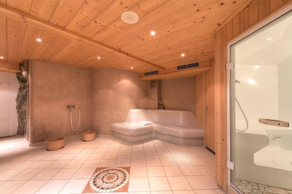 Hotel Troschana Флирш Екстериор снимка